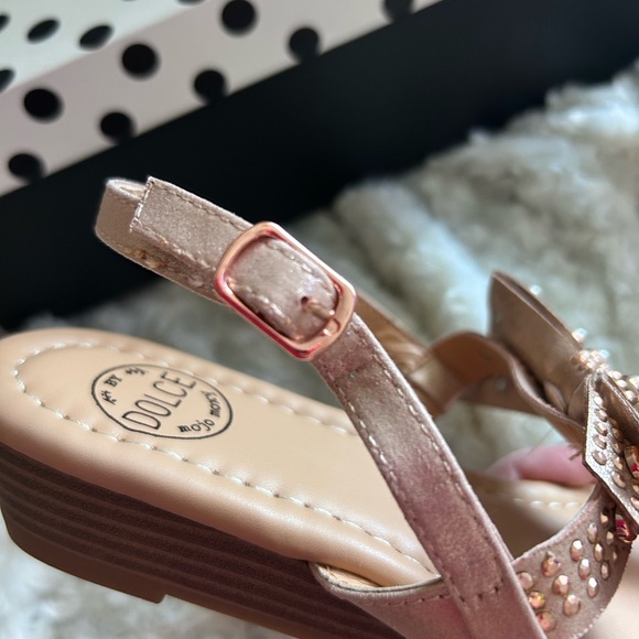 *New* in box sandals - Picture 5 of 8